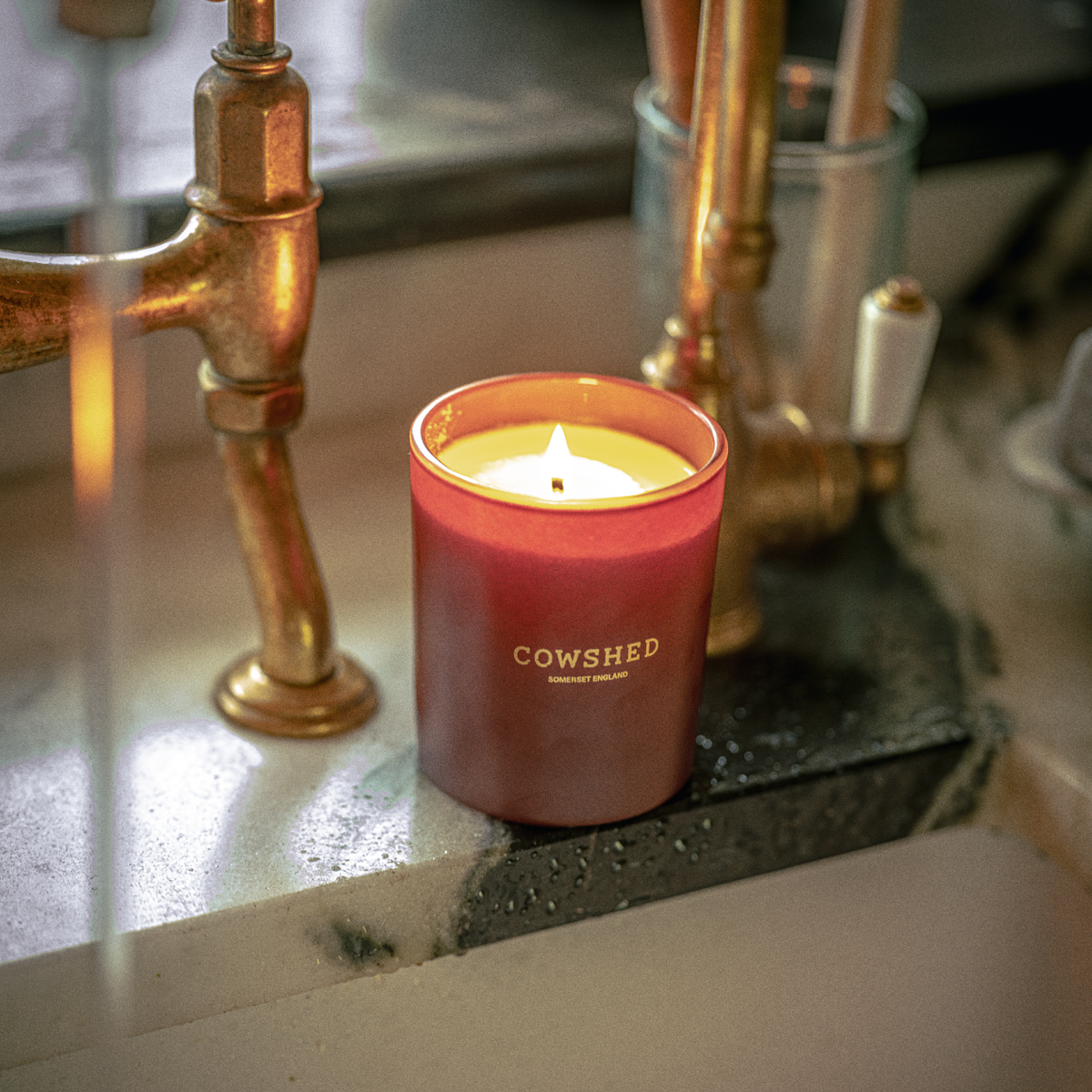 The Log Cabin Winter Candle - Cinnamon, Pine, Juniper