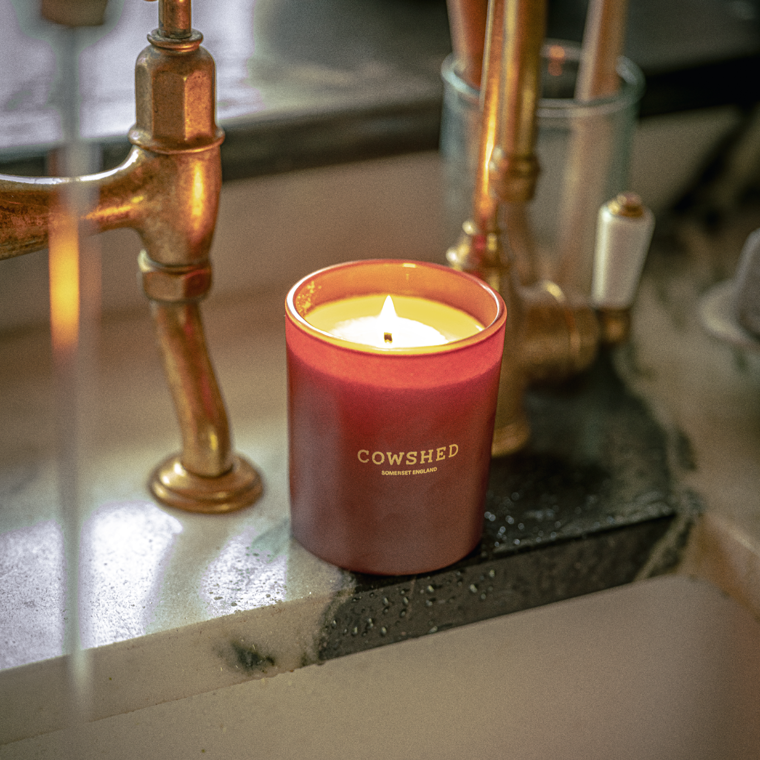 The Log Cabin Winter Candle - Cinnamon, Pine, Juniper