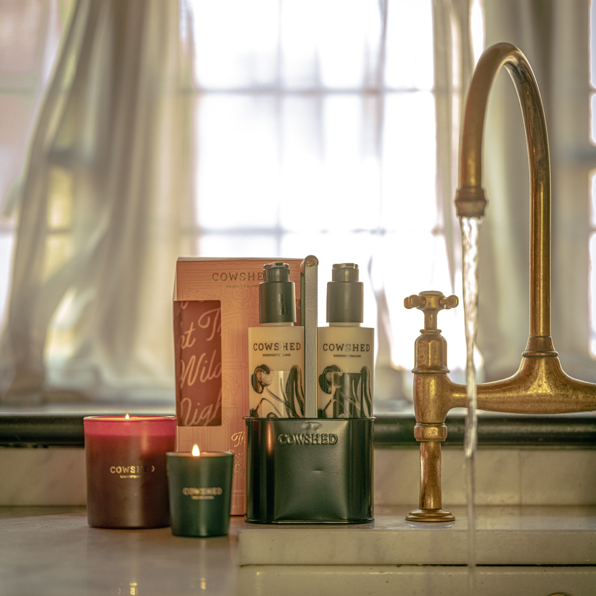 The Powder Room Hand Care Caddy - Mint, Geranium, Thyme